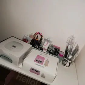 Manicure hybrydowy i żelowy