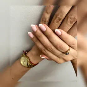 Manicure hybrydowy / kosmetyczka